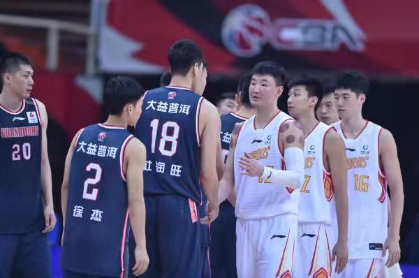 CBA揭幕战赛果：广东男篮106-83大胜深圳，易建联16分伤退