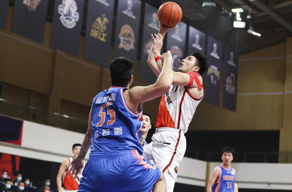 CBA战果：苏州97-94四川，吴冠希25+8黄荣奇23+8