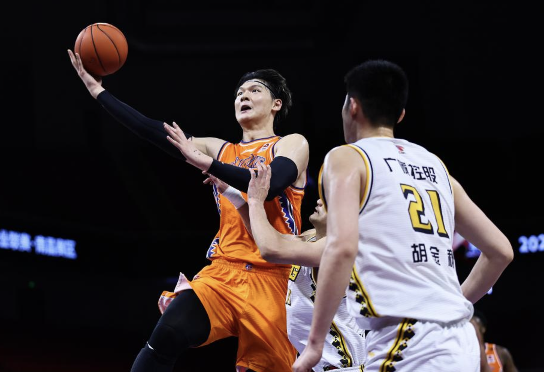 CBA半决赛：广厦男篮108-93、总比分1-0领先上海男篮