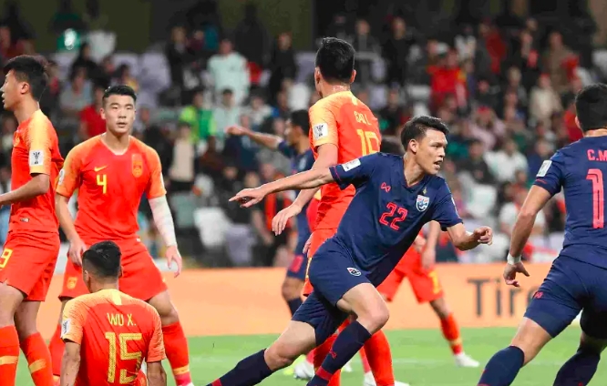 东亚杯赛场风云：韩国队VS中国队的激烈对决